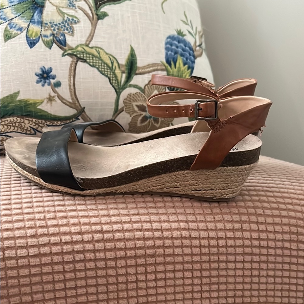 Merona Black and Tan Wedge Slingback Sandals